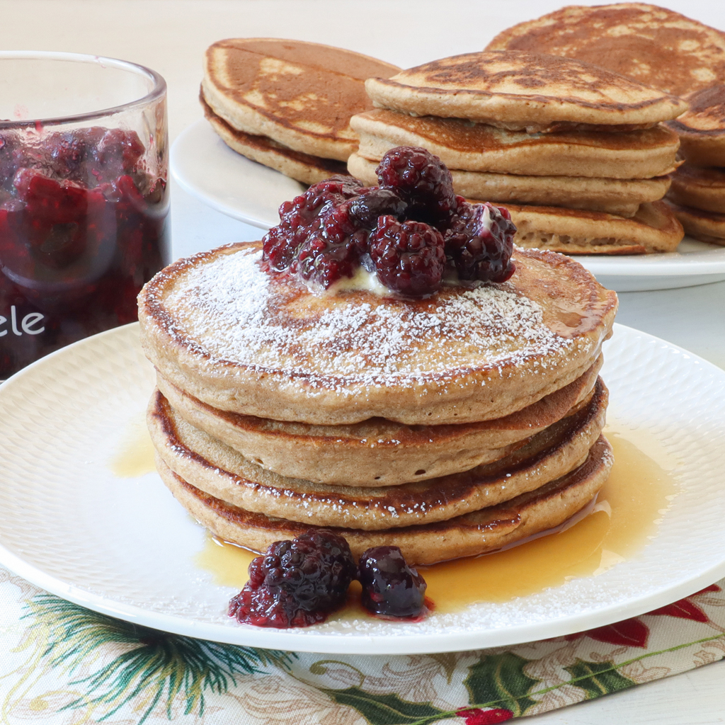 Easy blender gingerbread pancakes